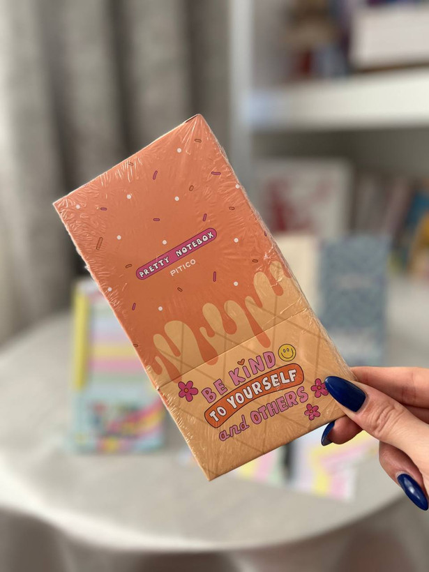 یادداشت رومیزی پایهدار پیتیکو | Pretty Notebook فانتزی با پایه مقوایی