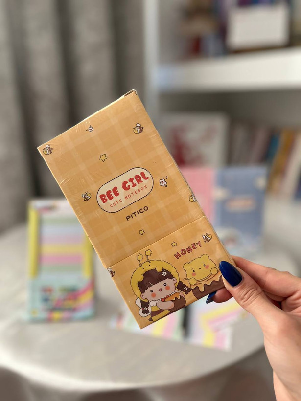 یادداشت رومیزی پایهدار پیتیکو | Pretty Notebook فانتزی با پایه مقوایی