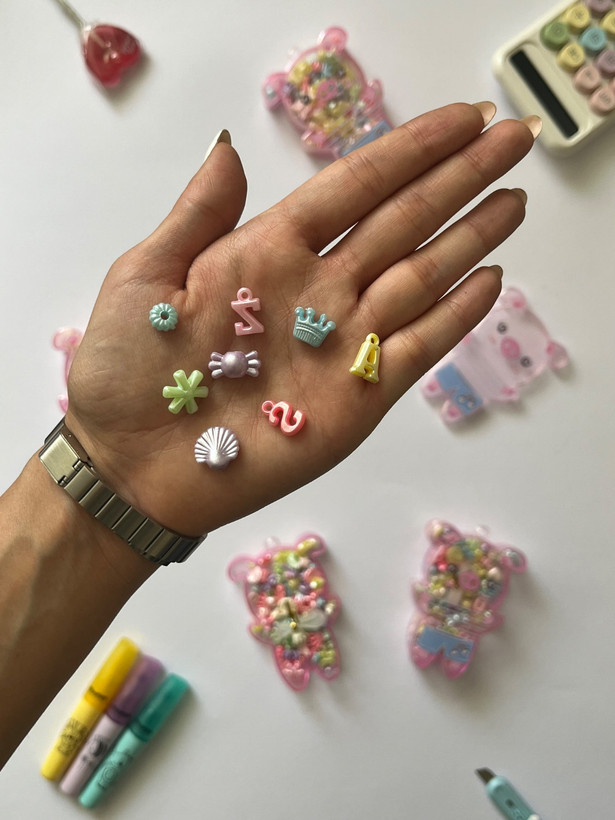 مهره حروف و صدف برای دستبند